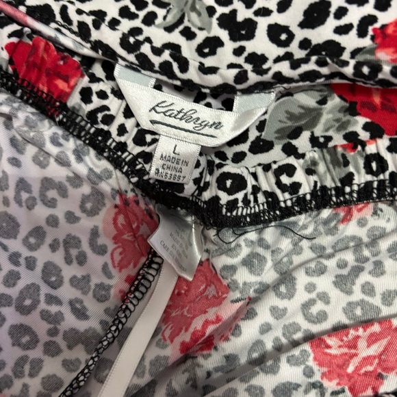 Floral leopard pajamas - Picture 4 of 5